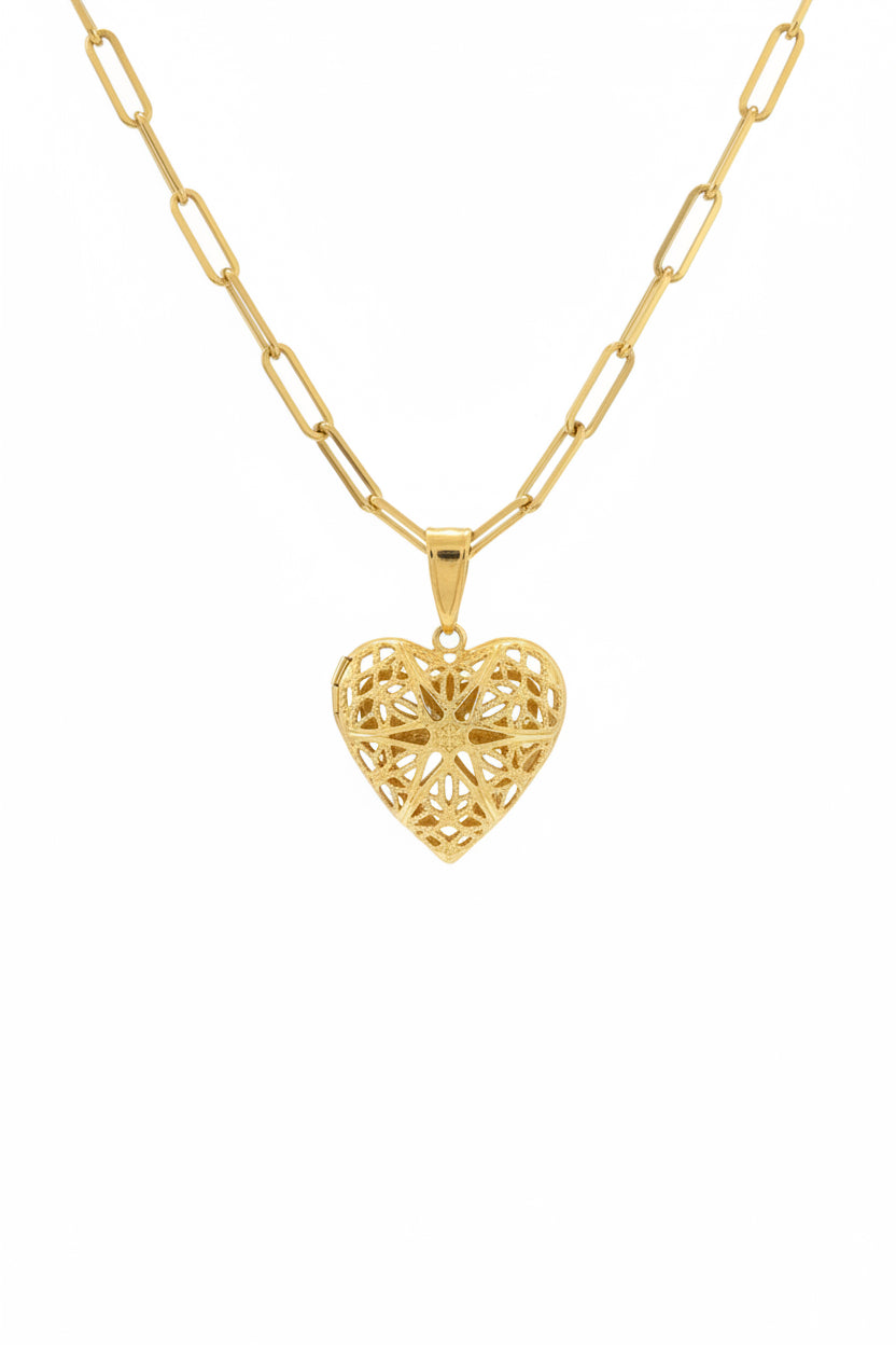 18K Gold filled 18” 4mm Paperclip chain with Heart Locket.