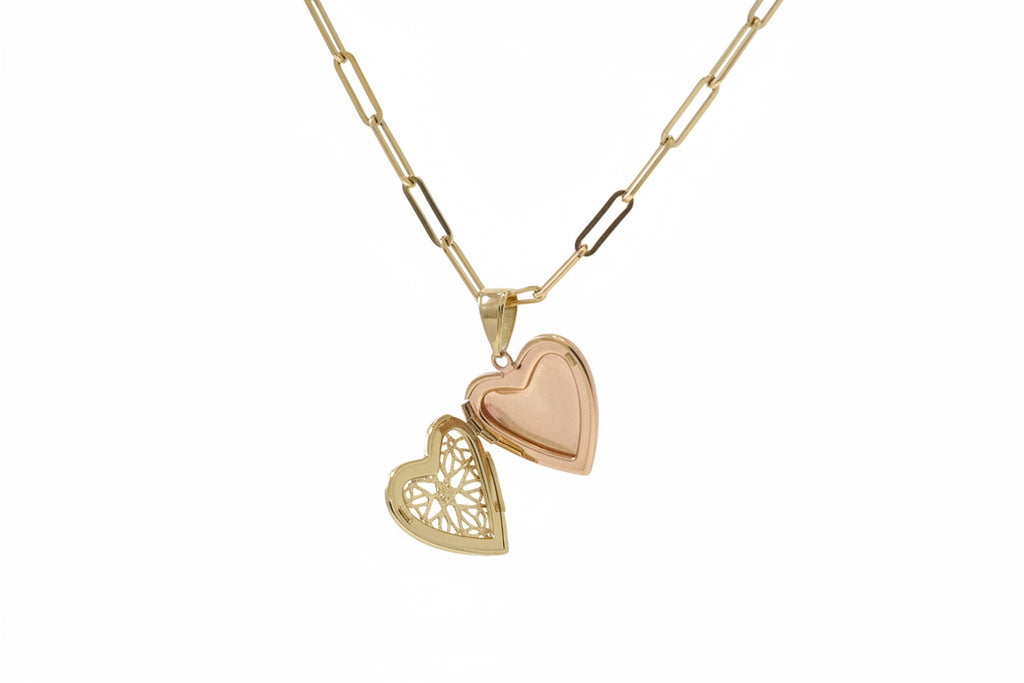 18K Gold filled 18” 4mm Paperclip chain with Heart Locket.