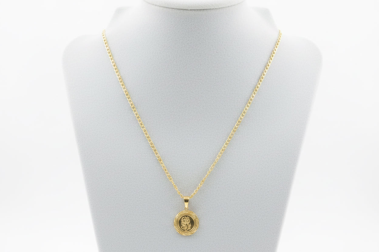 18K gold fill 3 mm 18“ Cuban link chain with round flower ￼pendant.